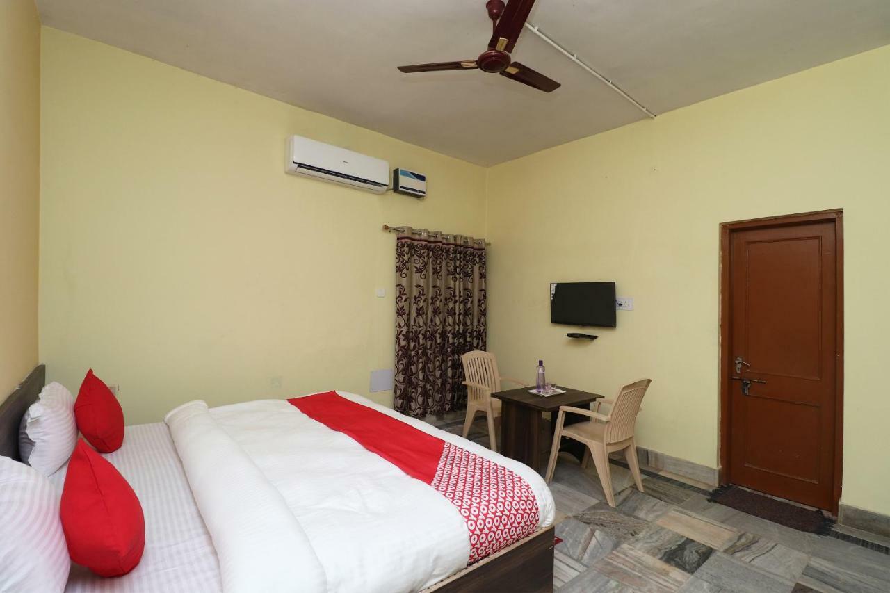 Oyo 35736 Shree Jagannath Lodge Puri Buitenkant foto